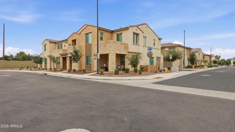 Reflecting_Walls_Real_Estate_Photography