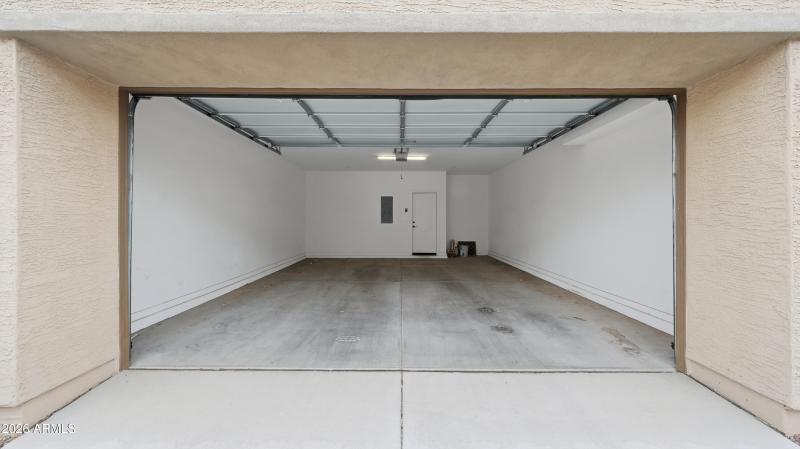 Reflecting_Walls_Real_Estate_Photography