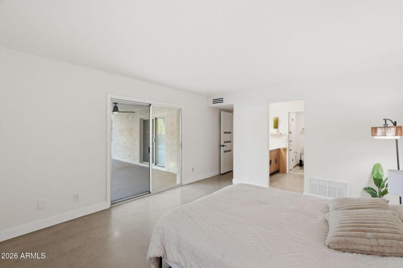 large-019b86a6-46c9-73db-80fa-aa8eb4d367