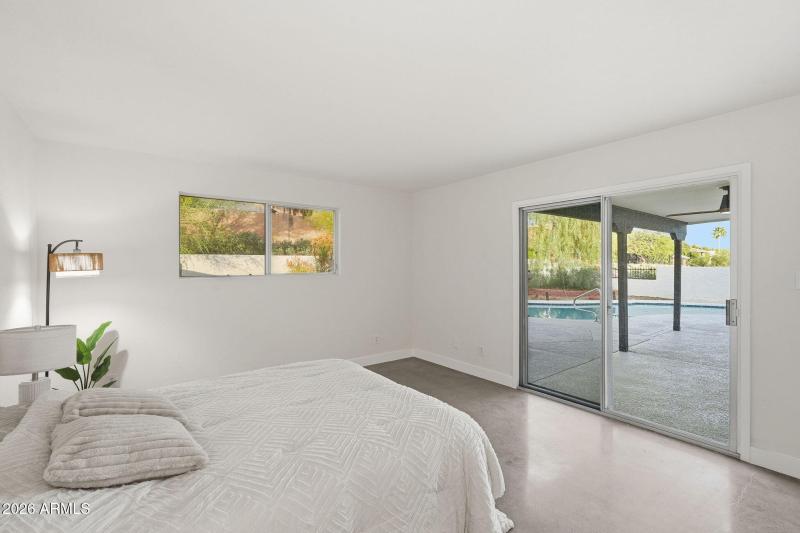 large-019b86a6-46fa-7121-a198-56a9884471