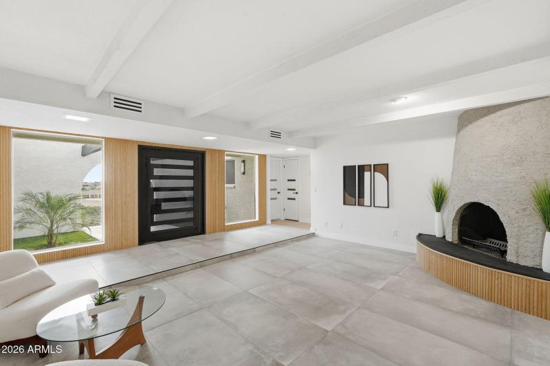 large-019b86a6-436c-70a5-9105-d2804ba10b