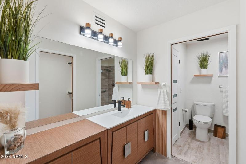 large-019b86a6-475f-70bf-a54d-f04a0fbed3