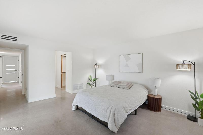 large-019b86a6-4699-7072-9e21-3fd5297110