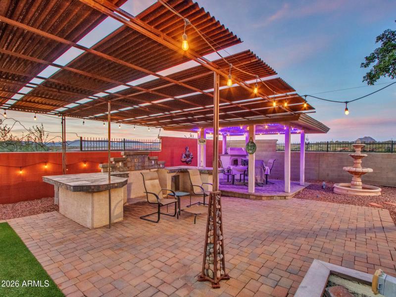 Evening_03-Backyard--(5)