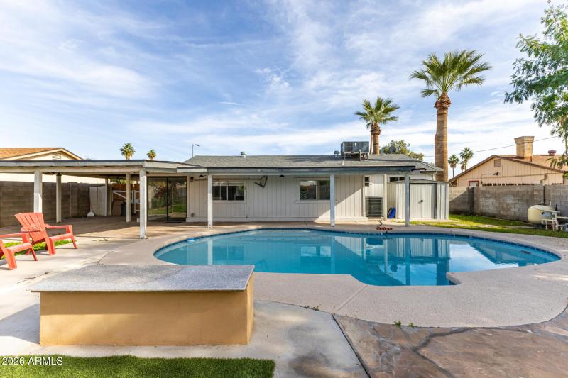 Spacious Pool & Patio Space