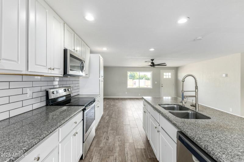 Upgraded Kitchen Finishes