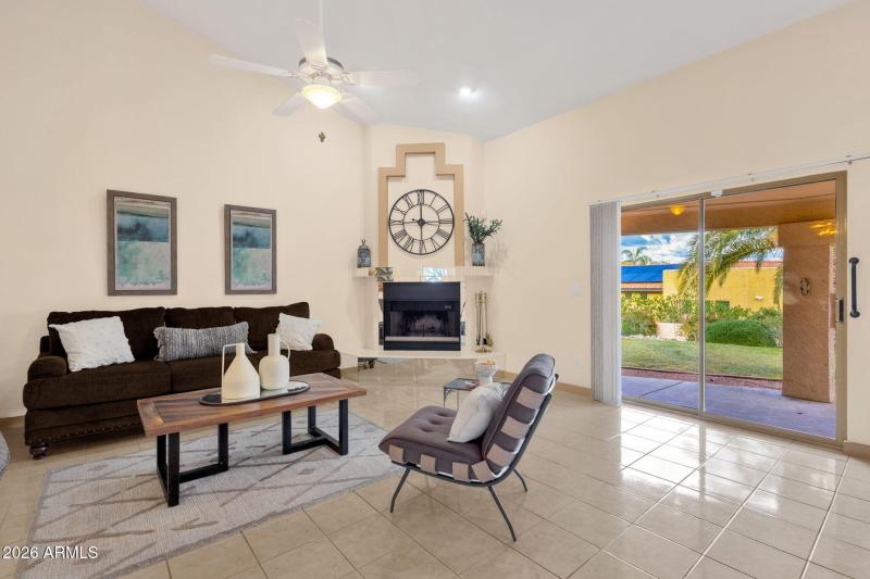 15-web-or-mls-16072-e-ponderosa-dr