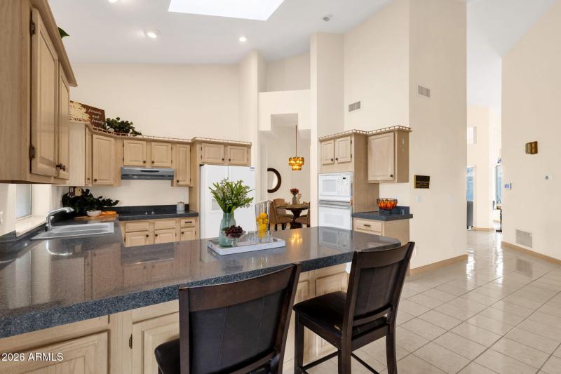 20-web-or-mls-16072-e-ponderosa-dr