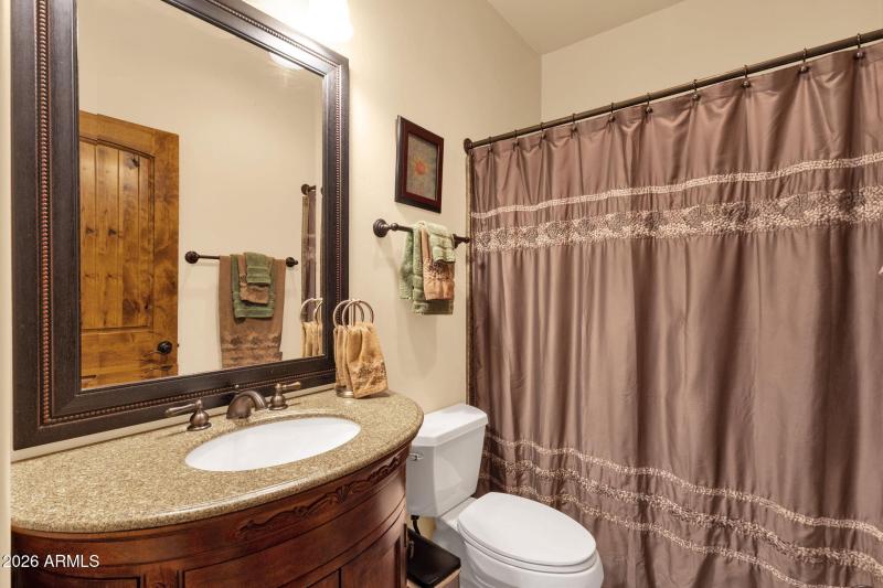 9-web-or-mls-17410-e-santa-rosa-ln