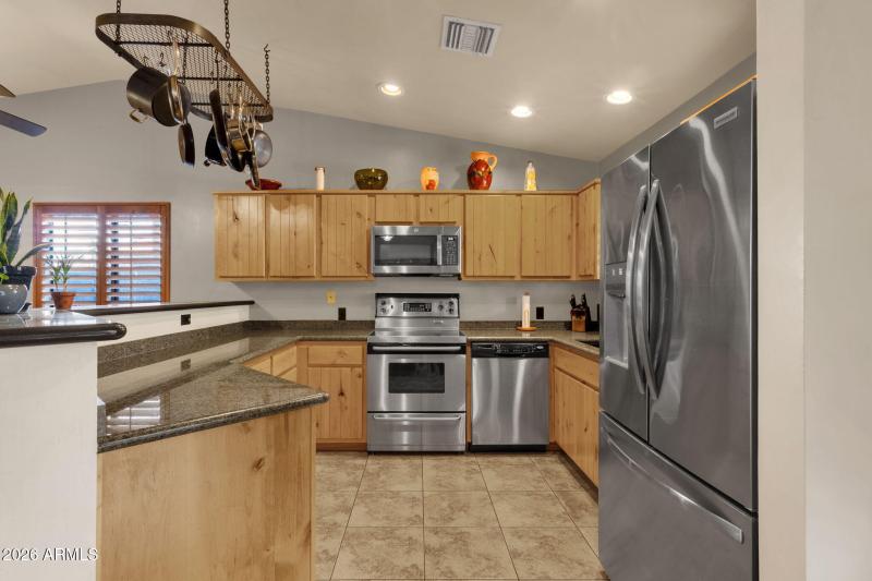 14-web-or-mls-17410-e-santa-rosa-ln