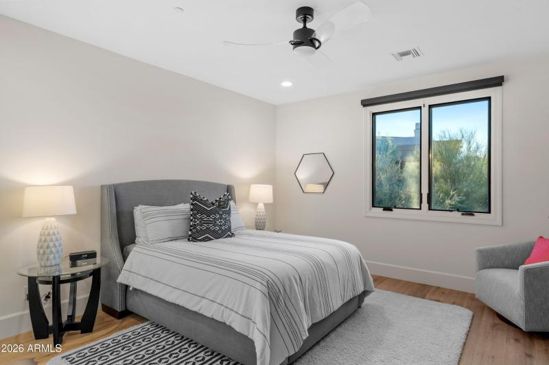 018_Guest Ensuite #1