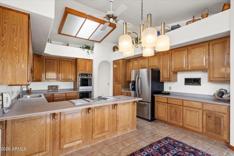 Breakfast bar & Pot shelves