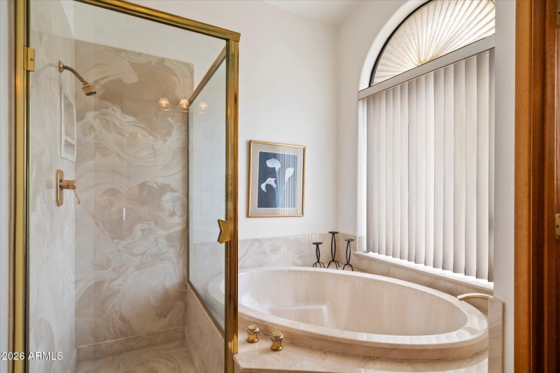 2nd walk-in shower, tub