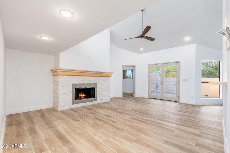 9709 E Mountain View Rd UNIT 2705, 01-05