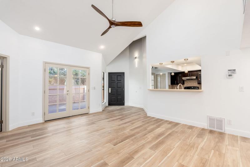 9709 E Mountain View Rd UNIT 2705, 01-05