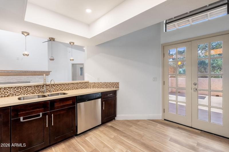 9709 E Mountain View Rd UNIT 2705, 01-05