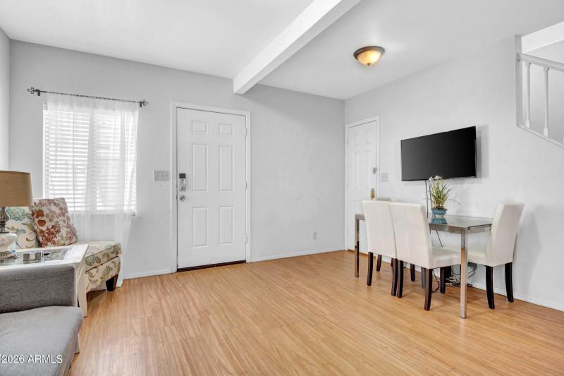 34-custom-712 E Pierce St-34