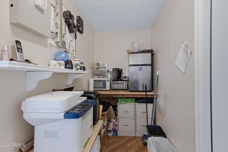 923 N Country Club Dr-11