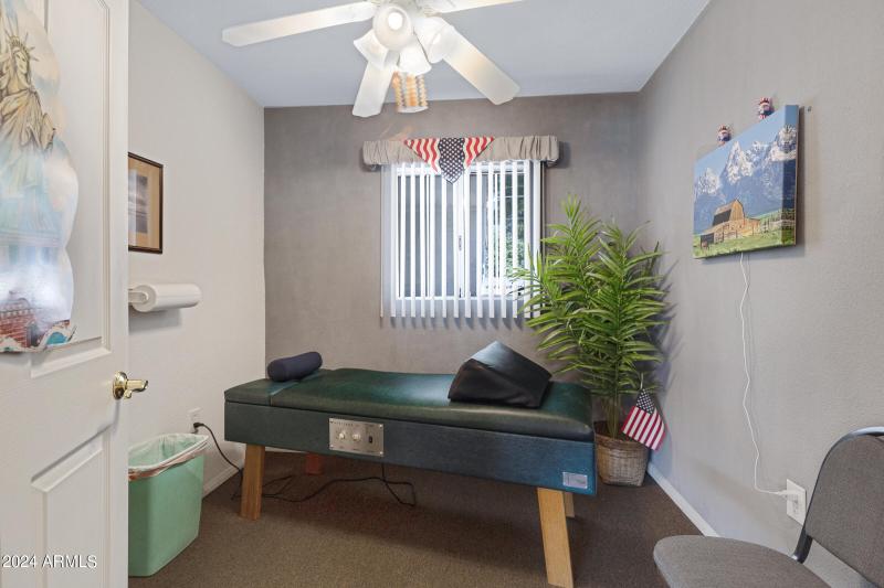 923 N Country Club Dr-13