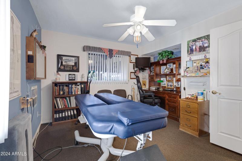 923 N Country Club Dr-17