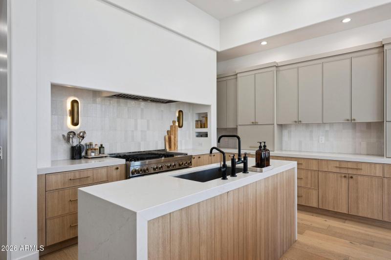 22-web-or-mls-11479-n-87th-pl