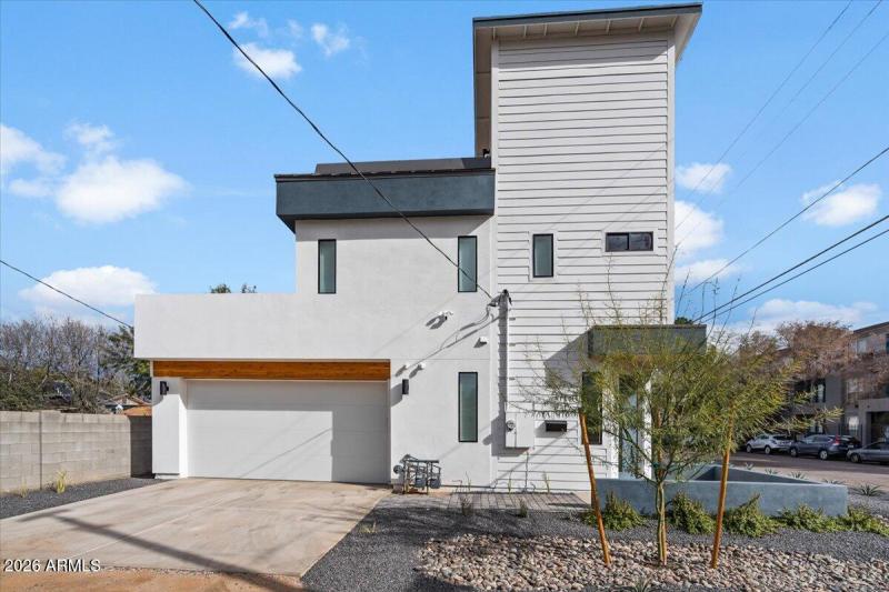 Unit 230 W Monterosa