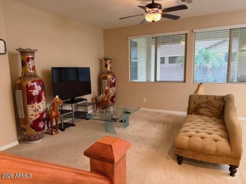 Living room w/furniture