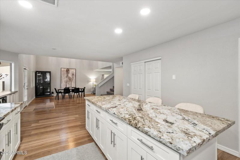 Expansive Island with Seamless Flow