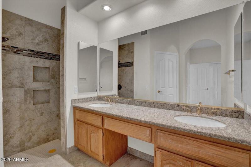 Jr Primary Suite Bath