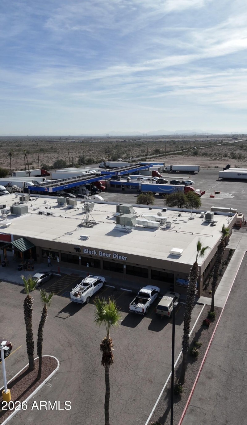 Dining- minutes away!