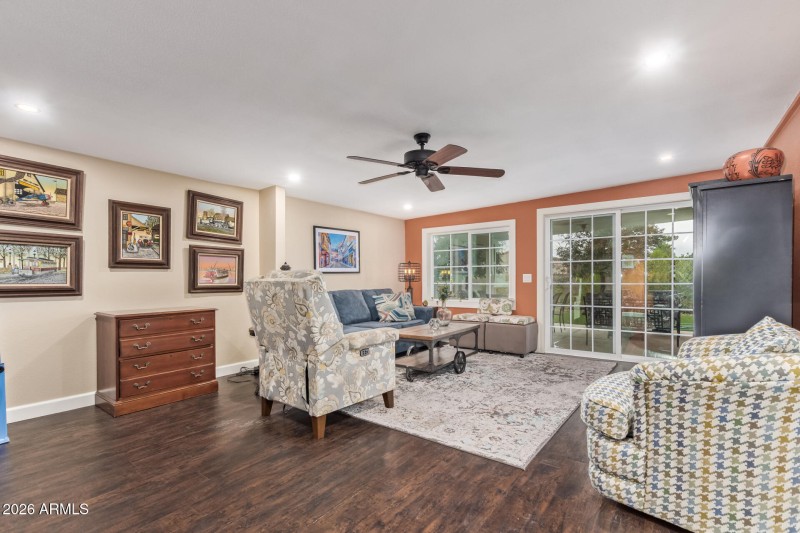 9013 E Sun Lakes Blvd S