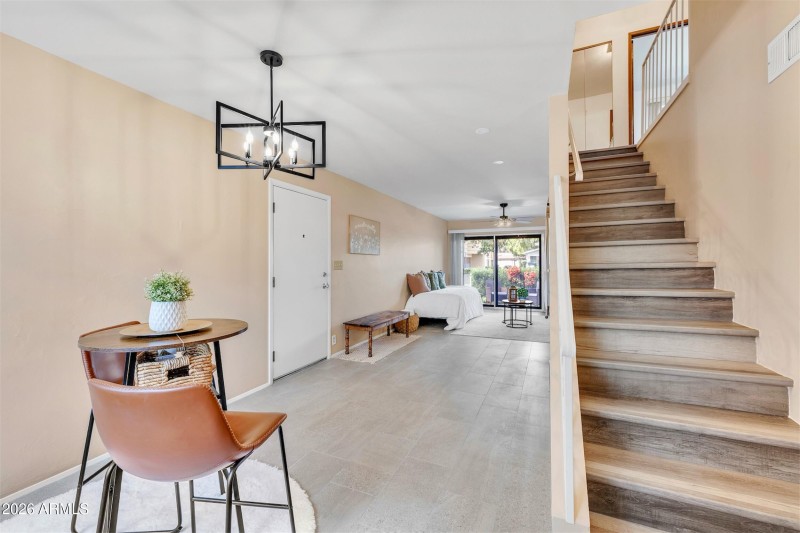 20_stairs to the rooms