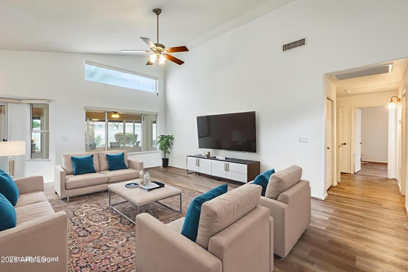 8 - Living Room - Standard - 6