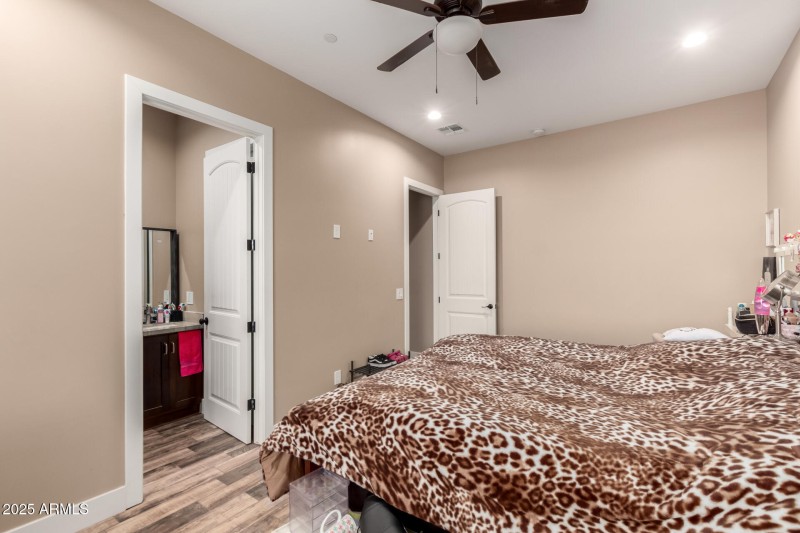 28 - La Mirada 22951