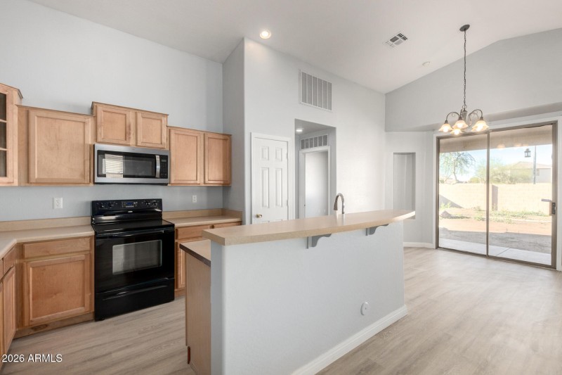 3230 S 74TH Lane, Phoenix, AZ - Kitchen