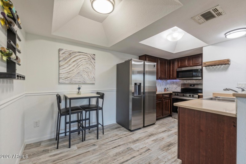 1720 East Thunderbird Road-large-007-056