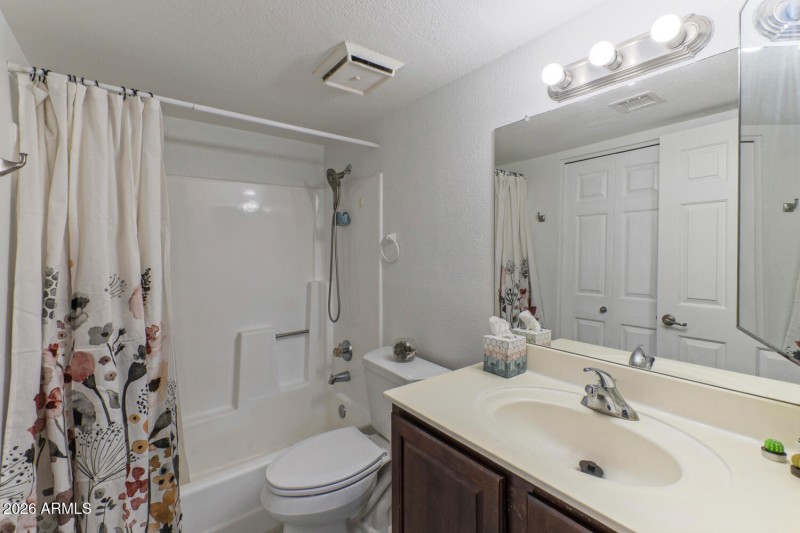 1720 East Thunderbird Road-large-011-047