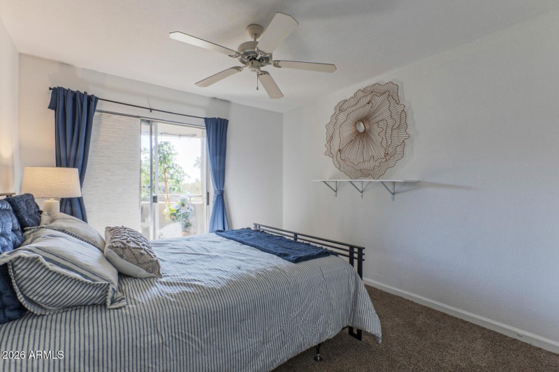 1720 East Thunderbird Road-large-012-052