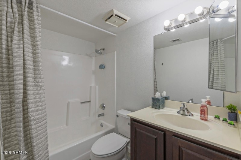 1720 East Thunderbird Road-large-013-048