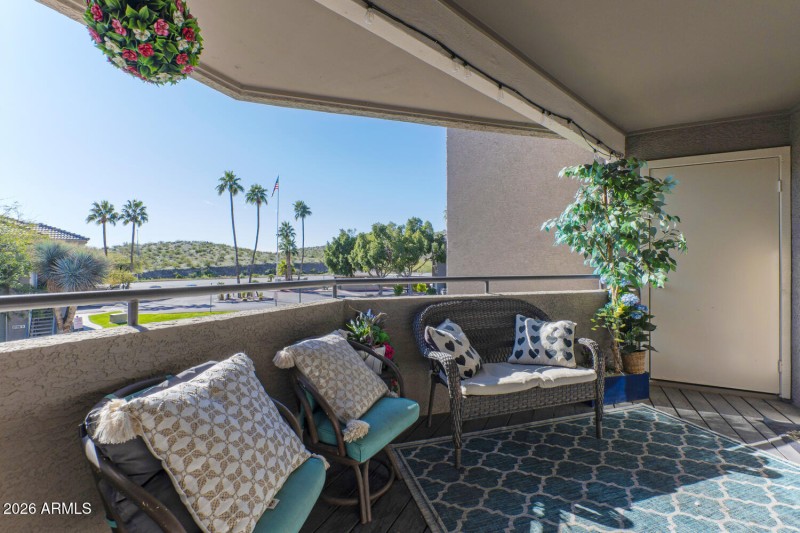 1720 East Thunderbird Road-large-017-059