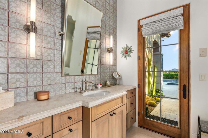 Primary Bath ~ Vanities