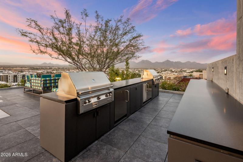 Rooftop Outdoor BBQ's (Multiple!)