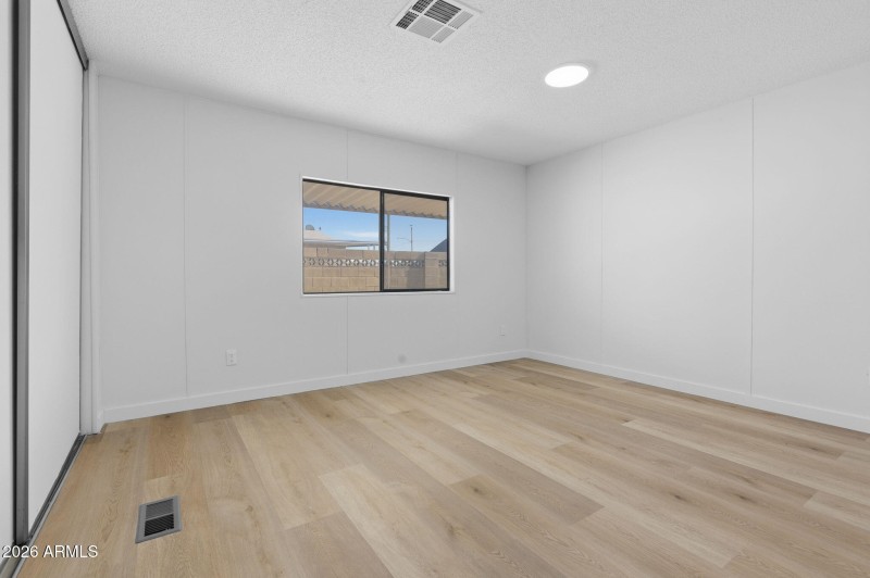 16-web-or-mls-2913 E Piute Dr-16