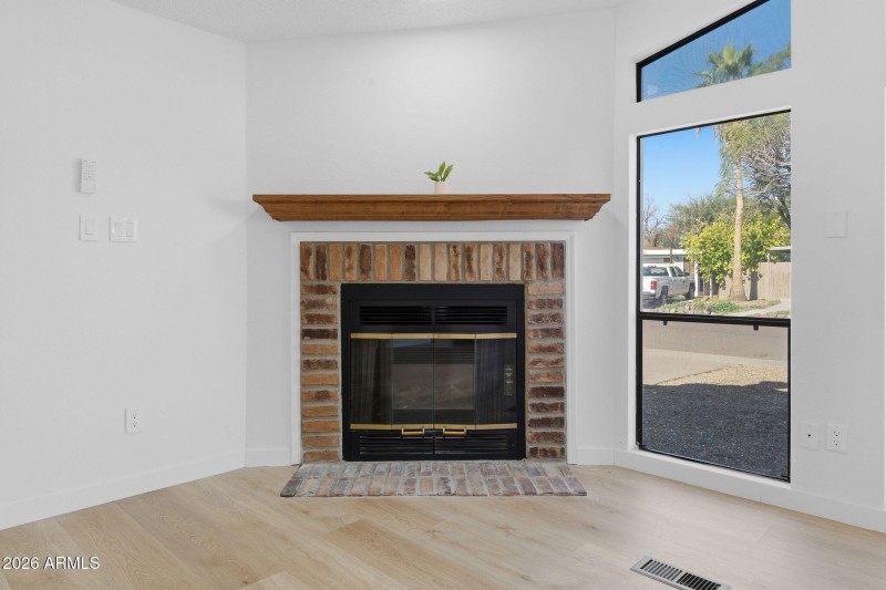 8-web-or-mls-2913 E Piute Dr-8