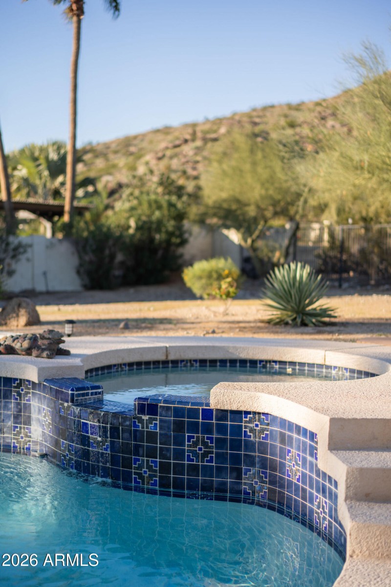 Hot tub & Heated Pool