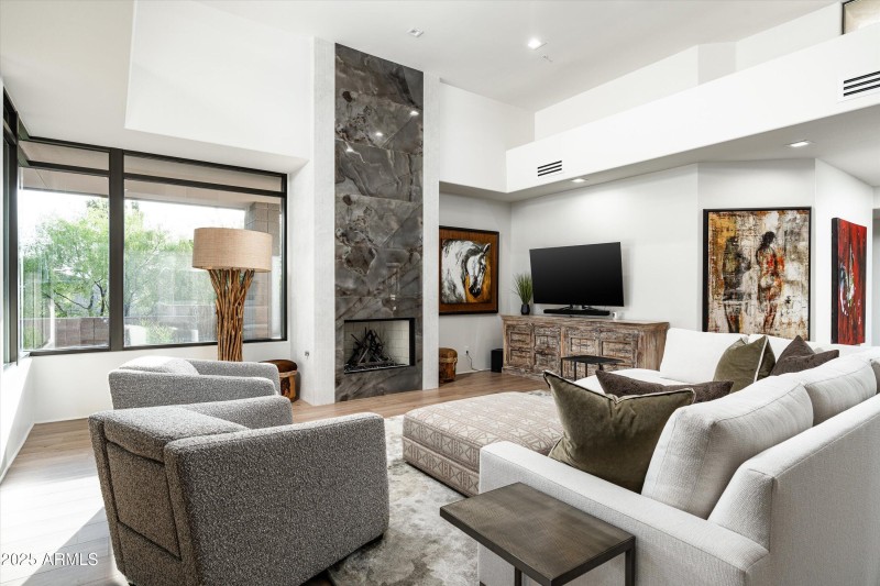 11-39621 N 107th Way (11 of 58)