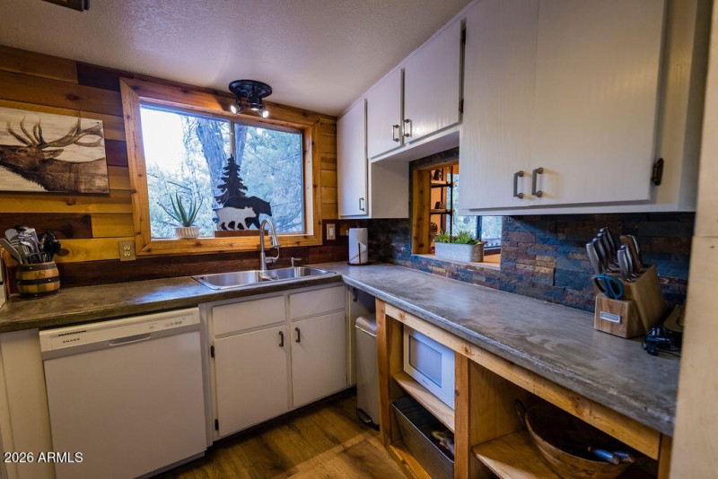 060_Trout_Creek_Cabin