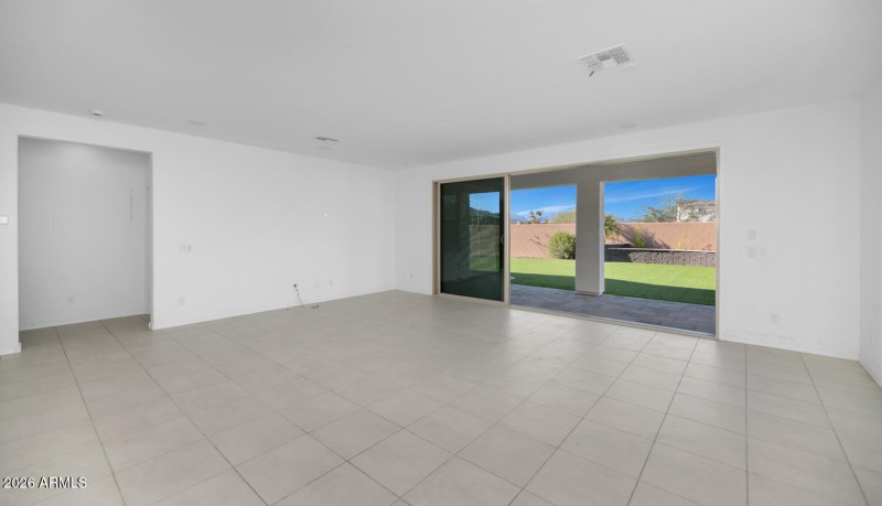 11208 S 52nd Ln-large-005-010-11208 S 52