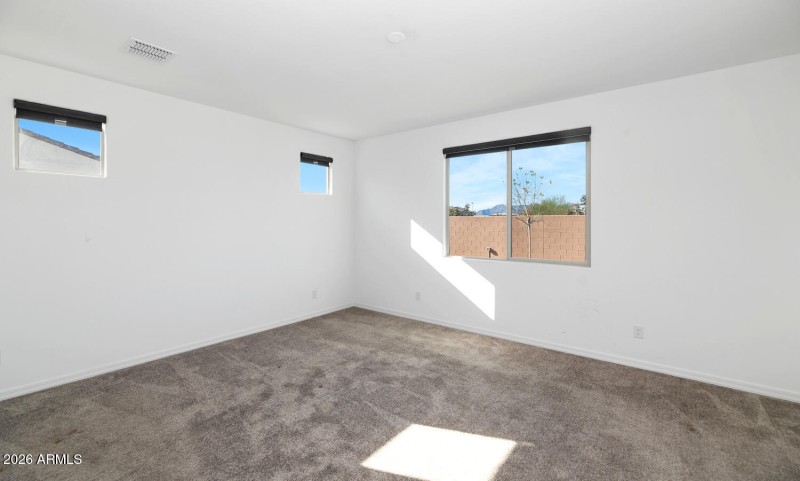 11208 S 52nd Ln-large-011-003-11208 S 52