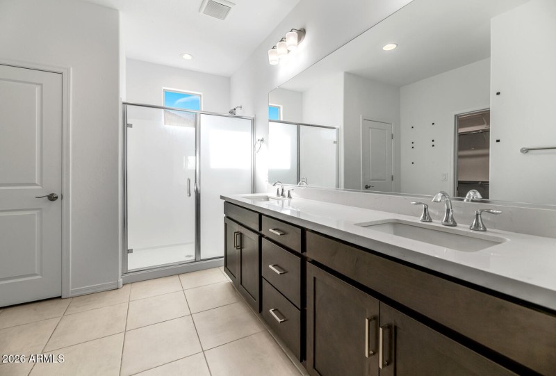 11208 S 52nd Ln-large-013-013-11208 S 52